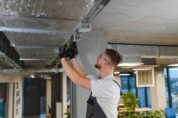 HVAC Contractor Newton: How to Avoid Overpaying for AC Repairs