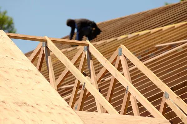 Roofing Contractor with Years of Industry Experience