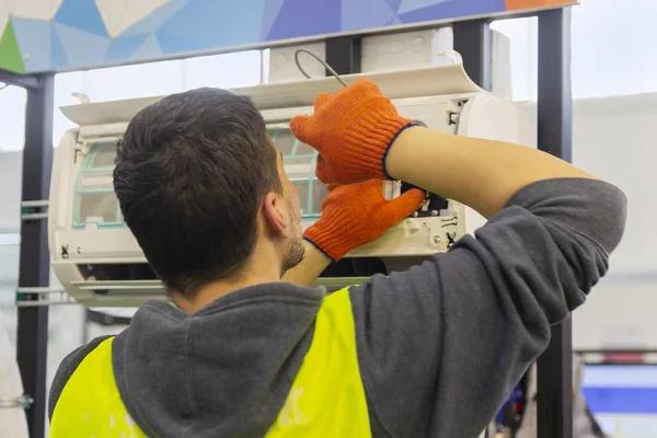 Efficient Essential Heating and Air Conditioner Services for All-Season Comfort